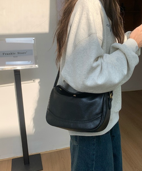 FREE STYLISTS(フリー スタイリスト)の「Y2K 大容量バッグ ショルダーバッグ&斜め掛けバッグ デイリー&通勤用 ワンショルダークロワッサン(ショルダーバッグ・レディース・ブラウン/ブラック・FREE)」の12枚目の写真