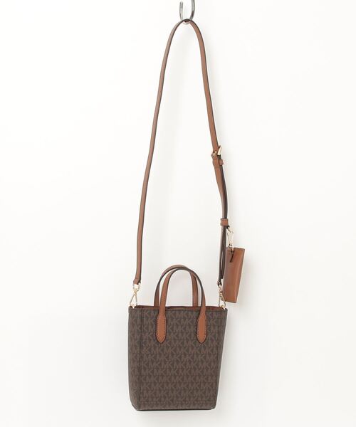 MICHAEL KORS（マイケルコース）の「Michael Kors Vincent Extra-Small Logo Crossbody Bag With Card Case マイケル コース MKシグニチャー ビンセント クロスボディ ショルダーバッグ（ショルダーバッグ・レディース・ブラウン・FREE）」の9枚目の写真
