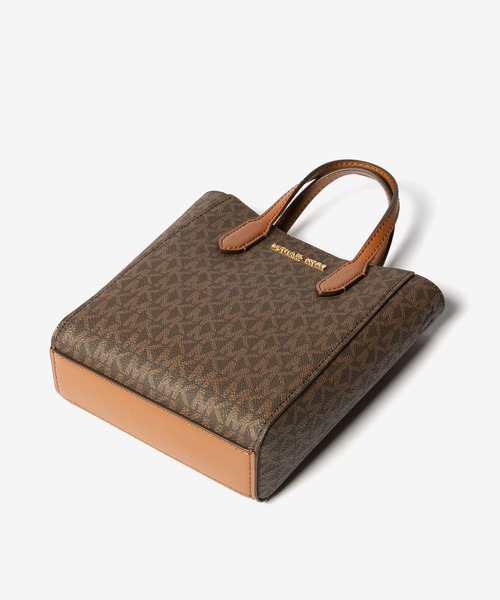 MICHAEL KORS（マイケルコース）の「Michael Kors Vincent Extra-Small Logo Crossbody Bag With Card Case マイケル コース MKシグニチャー ビンセント クロスボディ ショルダーバッグ（ショルダーバッグ・レディース・ブラウン・FREE）」の5枚目の写真