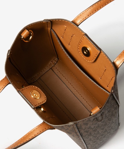 MICHAEL KORS（マイケルコース）の「Michael Kors Vincent Extra-Small Logo Crossbody Bag With Card Case マイケル コース MKシグニチャー ビンセント クロスボディ ショルダーバッグ（ショルダーバッグ・レディース・ブラウン・FREE）」の6枚目の写真