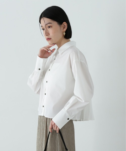 N.（N. Natural Beauty Basic）（エヌエヌナチュラルビューティーベーシック）の「バックプリーツショートシャツ（シャツ/ブラウス・レディース・ベージュ/オフホワイト/ブルー・MEDIUM）」の9枚目の写真