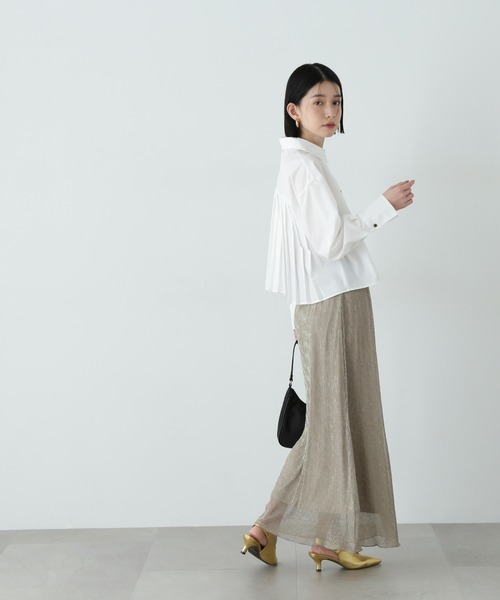 N.（N. Natural Beauty Basic）（エヌエヌナチュラルビューティーベーシック）の「バックプリーツショートシャツ（シャツ/ブラウス・レディース・ベージュ/オフホワイト/ブルー・MEDIUM）」の12枚目の写真