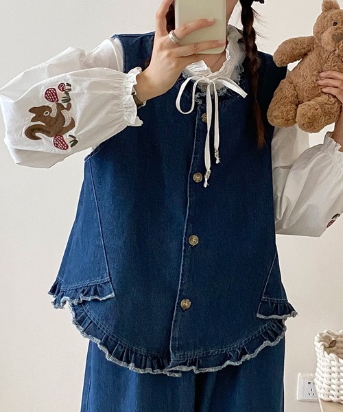 aimoha(アイモハ)の「フリルデニムベスト(ベスト・レディース・ネイビー/ライトブルー・FREE)」の2枚目の写真