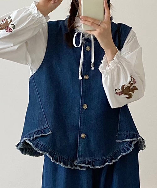 aimoha(アイモハ)の「フリルデニムベスト(ベスト・レディース・ネイビー/ライトブルー・FREE)」の5枚目の写真
