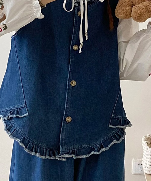 aimoha(アイモハ)の「フリルデニムベスト(ベスト・レディース・ネイビー/ライトブルー・FREE)」の7枚目の写真