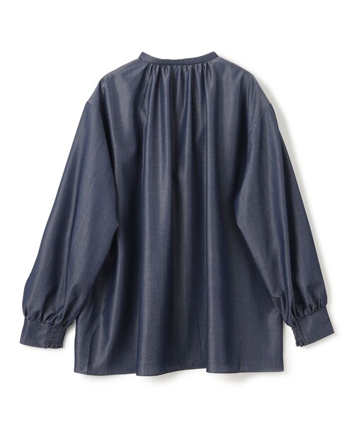 UNFILO（アンフィーロ）の「シャンブレーデニム ギャザーブラウス（シャツ/ブラウス・レディース・ネイビー系・LARGE/SMALL/MEDIUM）」の5枚目の写真
