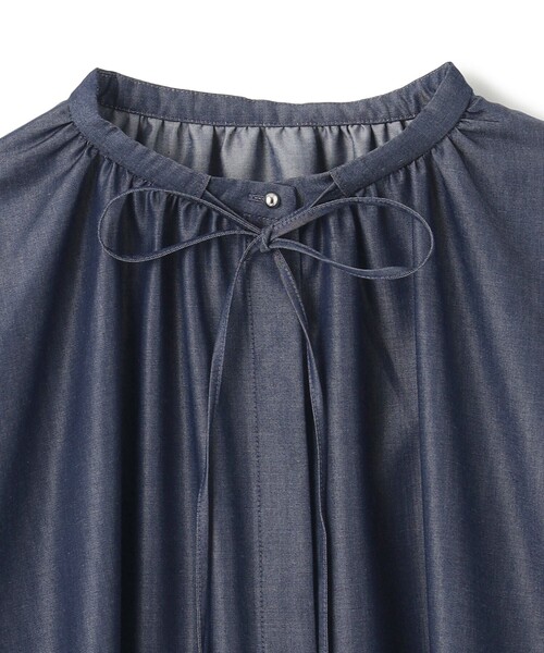 UNFILO（アンフィーロ）の「シャンブレーデニム ギャザーブラウス（シャツ/ブラウス・レディース・ネイビー系・LARGE/SMALL/MEDIUM）」の6枚目の写真