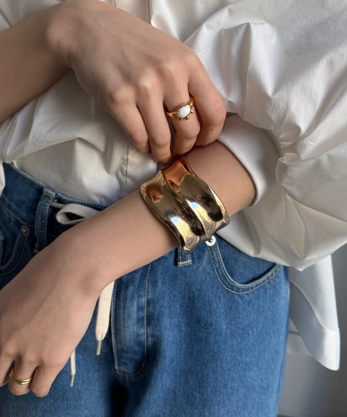 DouDou（ドゥドゥ）の「メタルボリュームバングル（ブレスレット・レディース・ゴールド/シルバー・FREE）」の5枚目の写真