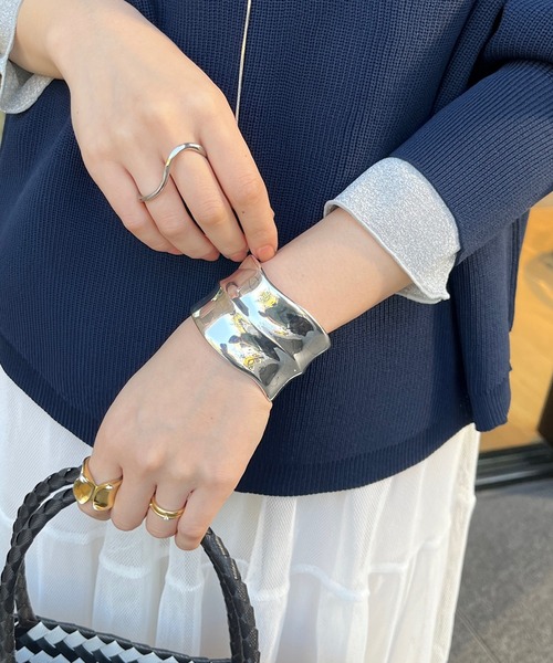 DouDou（ドゥドゥ）の「メタルボリュームバングル（ブレスレット・レディース・ゴールド/シルバー・FREE）」の6枚目の写真