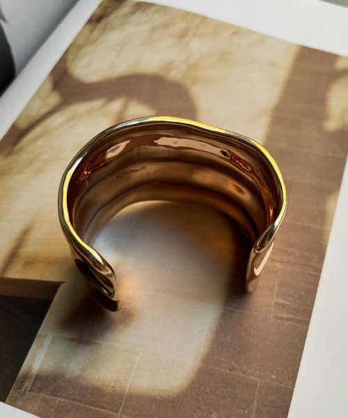 DouDou（ドゥドゥ）の「メタルボリュームバングル（ブレスレット・レディース・ゴールド/シルバー・FREE）」の8枚目の写真