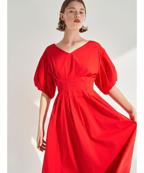 ELENDEEK（エレンディーク）の「フォルムスリーブウエストタックワンピース（ワンピース・レディース・ブラック/レッド/ブラウン・01/02）」の11枚目の写真