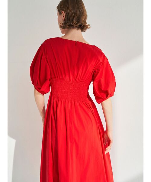 ELENDEEK（エレンディーク）の「フォルムスリーブウエストタックワンピース（ワンピース・レディース・ブラック/レッド/ブラウン・01/02）」の16枚目の写真
