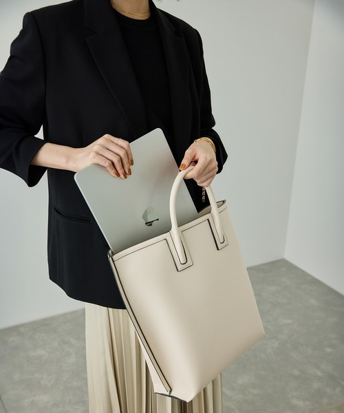 E'POR（エポール）の「【E'POR】Ree BAG Large【通勤】【A4対応】（トートバッグ・レディース・チャコールグレー/ブルー/キナリ/ベージュ/ネイビー/ラベンダー/ライトグレー/モスグリーン/オフホワイト/ピンク系その他2/ベージュ系その他2/ベージュ系その他/ワイン/ブルー系その他4/カーキ/ブラック・FREE）」の3枚目の写真