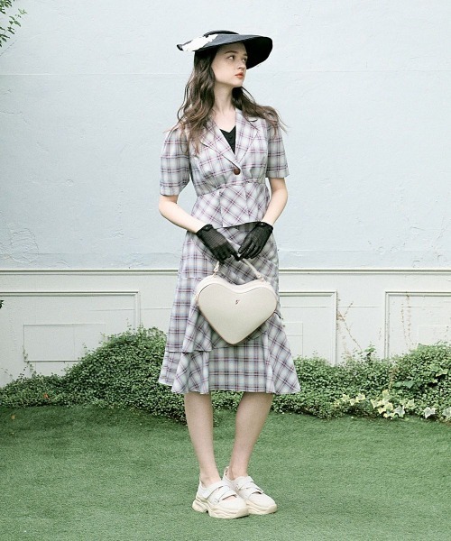 F i.n.t(フィント)の「ハートバッグ/fint フィント(ハンドバッグ・レディース・アイボリー/ブラック・FREE)」の12枚目の写真