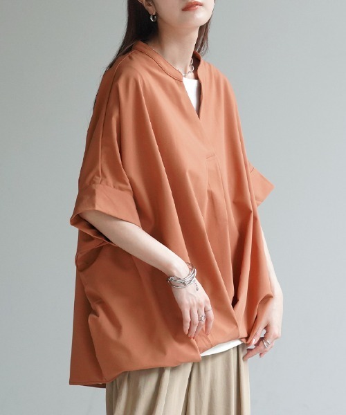 HUG.U(ハグユー)の「キーネックオリガミブラウス(シャツ/ブラウス・レディース・ナチュラル/モカ/オフホワイト/ブラック・FREE)」の5枚目の写真