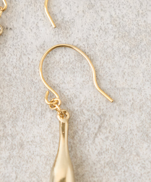 BEARDSLEY（ビアズリー）の「カットドロップピアス（ゴールド）（ピアス（両耳用）・レディース・ゴールド・FREE）」の3枚目の写真