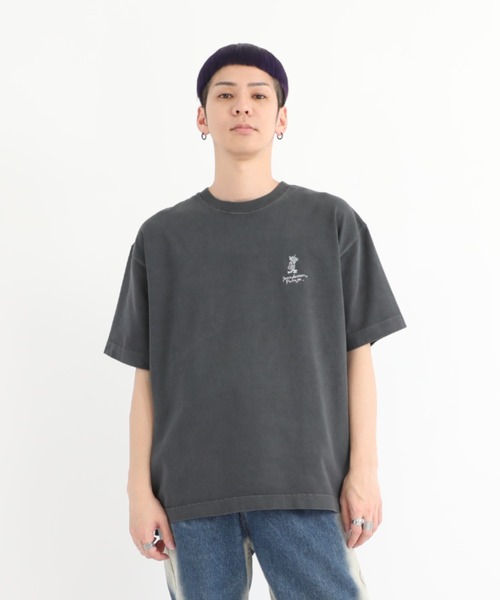 Manhattan Portage(マンハッタンポーテージ)の「S/S Print T-Shirt(Tシャツ/カットソー・メンズ・チャコール/ブラウン/アイボリー・X-LARGE/SMALL/MEDIUM/LARGE)」の4枚目の写真