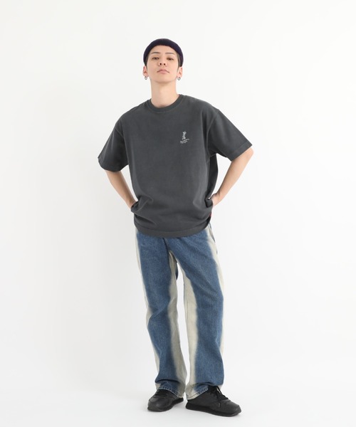 Manhattan Portage(マンハッタンポーテージ)の「S/S Print T-Shirt(Tシャツ/カットソー・メンズ・チャコール/ブラウン/アイボリー・X-LARGE/SMALL/MEDIUM/LARGE)」の5枚目の写真