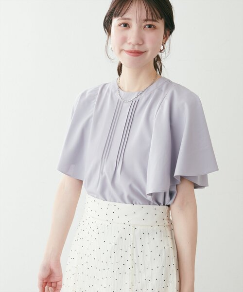 natural couture(ナチュラルクチュール)の「フレア袖ピンタックブラウス(シャツ/ブラウス・レディース・サックスブルー/ピンクベージュ/ミント/チャコールグレー/オフホワイト・FREE)」の10枚目の写真