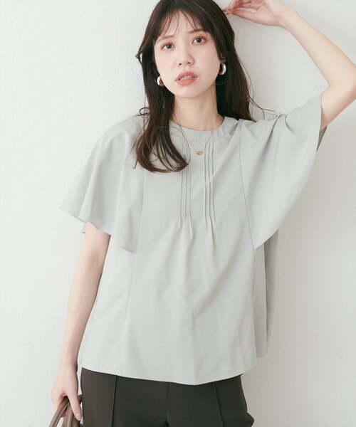 natural couture(ナチュラルクチュール)の「フレア袖ピンタックブラウス(シャツ/ブラウス・レディース・サックスブルー/ピンクベージュ/ミント/チャコールグレー/オフホワイト・FREE)」の6枚目の写真