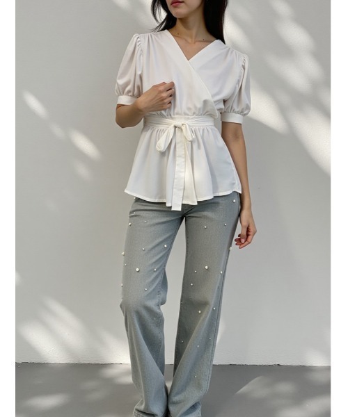 akiki カシュクールホワイト ペプラムトップス 半袖撥水