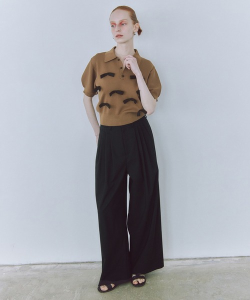 ADAM ET ROPE'(アダムエロペ)の「リボンポロニット(ポロシャツ・レディース・ブラック/ブラウン/キナリ・FREE)」の4枚目の写真