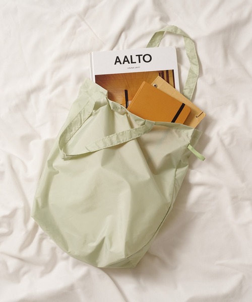 SETUP7（セットアップセブン）の「【SETUP7】ファインライトポリバッグ（M） TR-1348 TRW（エコバッグ/サブバッグ・レディース・ブラック/オリーブ/ナチュラル/グレー/ネイビー・FREE）」の4枚目の写真