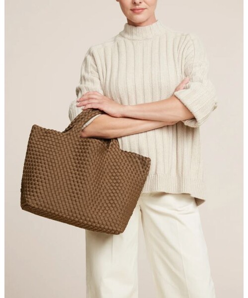 NAGHEDI(ナゲディ)の「【人気追加】【NAGHEDI/ナゲティ】ミディアムトートバッグ St Barths Medium Tote(トートバッグ・レディース・ブラウン/グレイッシュベージュ・フリー)」の8枚目の写真
