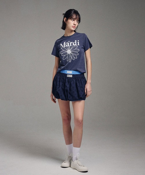 Mardi Mercredi(マルディメクルディ)の「SLIM TSHIRT FLOWERMARDI WASHING / スリム Tシャツ フラワーマルディ ウォッシング(Tシャツ/カットソー・レディース・チャコールグレー/パープル・FREE)」の4枚目の写真
