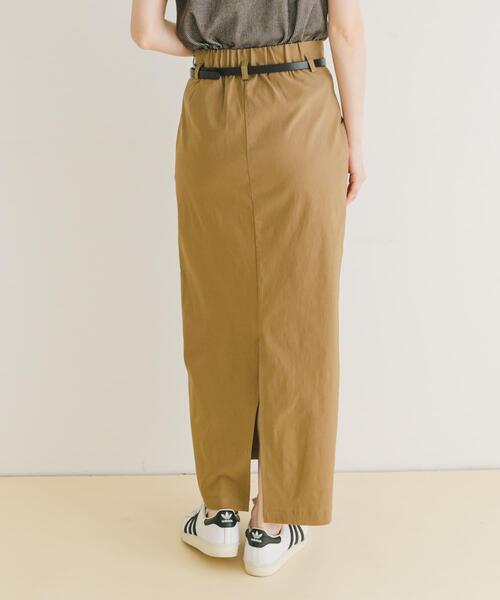 ITEMS URBANRESEARCH(アイテムズ アーバンリサーチ)の「ベルト付きストレッチスカート(スカート・レディース・ブラック/キャメル・FREE)」の16枚目の写真
