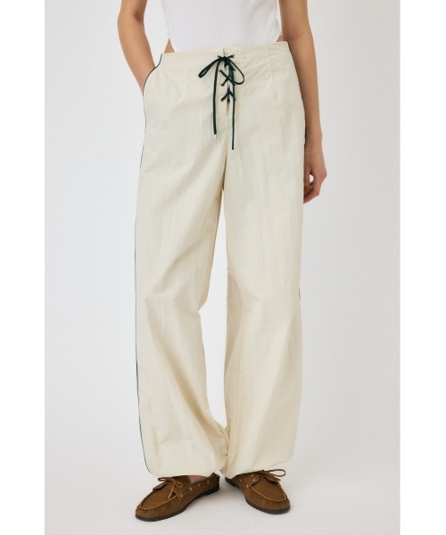 MOUSSY（マウジー）の「SHEER PANEL LACE UP パンツ（カーゴパンツ・レディース・ダークネイビー/オフホワイト/グレー・1/2）」の2枚目の写真