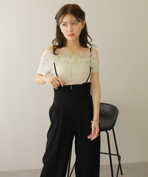 LAULEN（ローレン）の「flower motif sheer tops /異素材 フラワー モチーフ  半袖 トップス（Tシャツ/カットソー・レディース・アイボリー・FREE）」の2枚目の写真