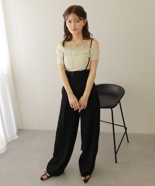 LAULEN（ローレン）の「flower motif sheer tops /異素材 フラワー モチーフ  半袖 トップス（Tシャツ/カットソー・レディース・アイボリー・FREE）」の4枚目の写真