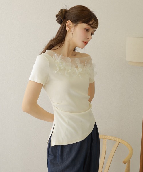LAULEN（ローレン）の「flower motif sheer tops /異素材 フラワー モチーフ  半袖 トップス（Tシャツ/カットソー・レディース・アイボリー・FREE）」の5枚目の写真