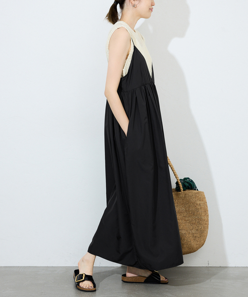 SLOBE IENA（スローブイエナ）の「《WEB限定/追加》タフタギャザーキャミワンピース（ワンピース・レディース・ネイビー/ブラック・38/36）」の14枚目の写真