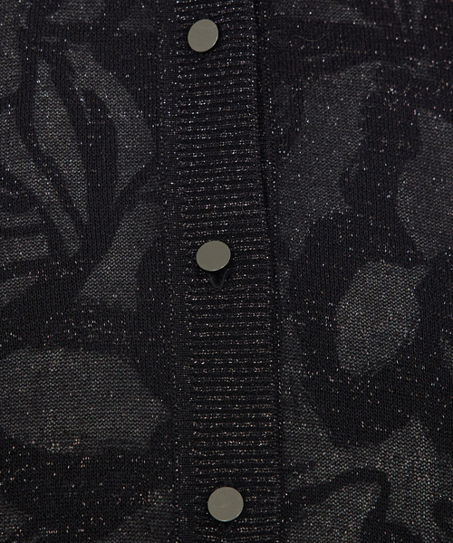 qualite(カリテ)の「【夏の羽織りアイテム◎】ラメハイゲージニットカーデ/夏服/オフィスカジュアル(カーディガン/ボレロ・レディース・ブラック/シルバー/ゴールド/ブラウン・フリー)」の6枚目の写真