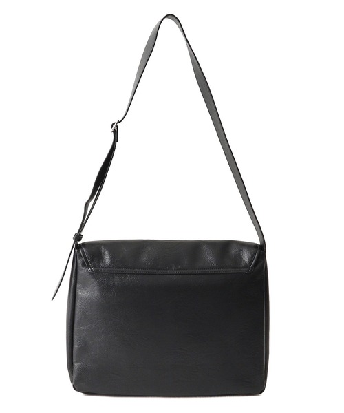 TRIBAL HEART FAUX LEATHER MESSENGER BAG（ショルダーバッグ