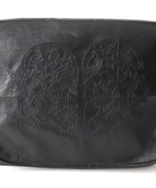 TRIBAL HEART FAUX LEATHER MESSENGER BAG（ショルダーバッグ