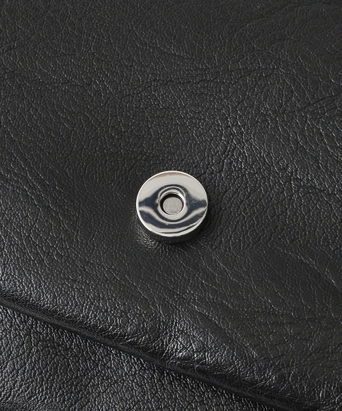 X-girl（エックスガール）の「TRIBAL HEART FAUX LEATHER MESSENGER BAG（ショルダーバッグ・レディース・ブラック/ブラウン・ONE SIZE）」の14枚目の写真