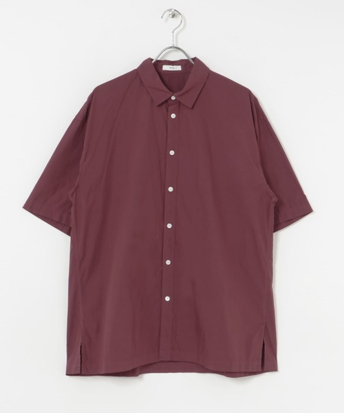 ATON(エイトン)の「ATON COTTON LAWN OS SHORT-SLEEVE SHIRTS(シャツ/ブラウス・メンズ・バーガンディー/ブルー系その他/ネイビー・4/6)」の1枚目の写真