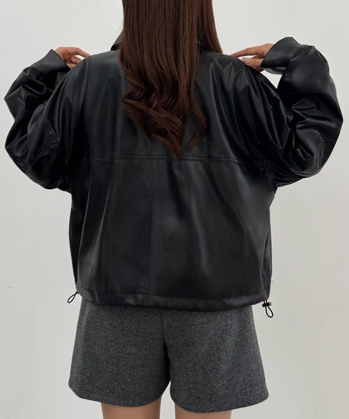 CENEA(セネア)の「薄手2wayカラーPUレザーブルゾン(光沢素材)(ブルゾン・レディース・ブラウン/ブラック・LARGE/MEDIUM/SMALL)」の7枚目の写真