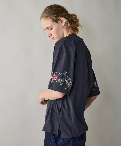 rehacer(レアセル)の「rehacer : Botanical Sleeve CS / ボタニカルスリーブカットソー(Tシャツ/カットソー・メンズ・スミクロ/ホワイト・X-LARGE/LARGE/MEDIUM/SMALL)」の7枚目の写真