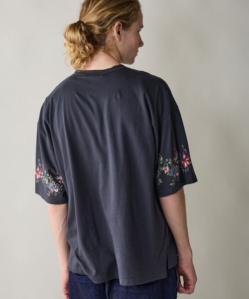 rehacer(レアセル)の「rehacer : Botanical Sleeve CS / ボタニカルスリーブカットソー(Tシャツ/カットソー・メンズ・スミクロ/ホワイト・X-LARGE/LARGE/MEDIUM/SMALL)」の8枚目の写真