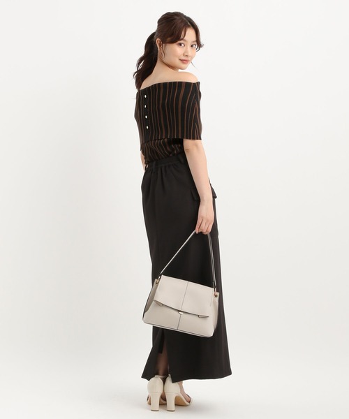 Andemiu（アンデミュウ）の「ストライプオフショルニット574987（ニット/セーター・レディース・ブラック/ベージュ・FREE）」の10枚目の写真