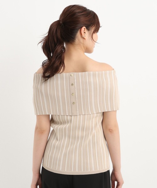 Andemiu（アンデミュウ）の「ストライプオフショルニット574987（ニット/セーター・レディース・ブラック/ベージュ・FREE）」の3枚目の写真