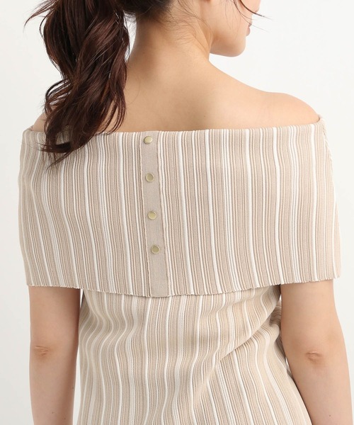 Andemiu（アンデミュウ）の「ストライプオフショルニット574987（ニット/セーター・レディース・ブラック/ベージュ・FREE）」の14枚目の写真