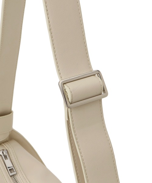 ADAM ET ROPE'(アダムエロペ)の「【WEB限定】・【サステナブル】ムスビショルダーバッグ(ショルダーバッグ・レディース・ブラック/カーキ/オフホワイト・FREE)」の15枚目の写真