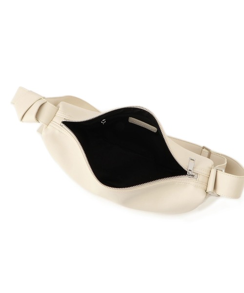 ADAM ET ROPE'(アダムエロペ)の「【WEB限定】・【サステナブル】ムスビショルダーバッグ(ショルダーバッグ・レディース・ブラック/カーキ/オフホワイト・FREE)」の18枚目の写真