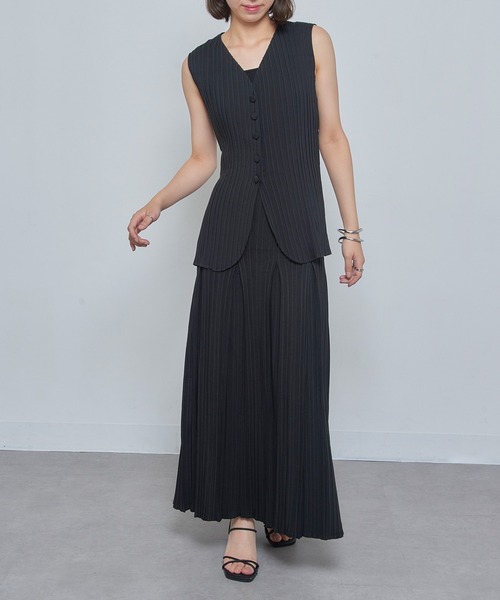 Gongdid Design(ゴンディッドデザイン)の「【Gongdid Design】 Denim vest top プリーツベスト 結婚式 二次会 パーティー フォーマル オケージョン ビジネス(ベスト・レディース・バーガンディー/ブラック・FREE)」の13枚目の写真