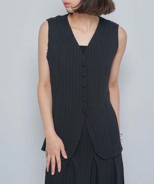 Gongdid Design(ゴンディッドデザイン)の「【Gongdid Design】 Denim vest top プリーツベスト 結婚式 二次会 パーティー フォーマル オケージョン ビジネス(ベスト・レディース・バーガンディー/ブラック・FREE)」の9枚目の写真